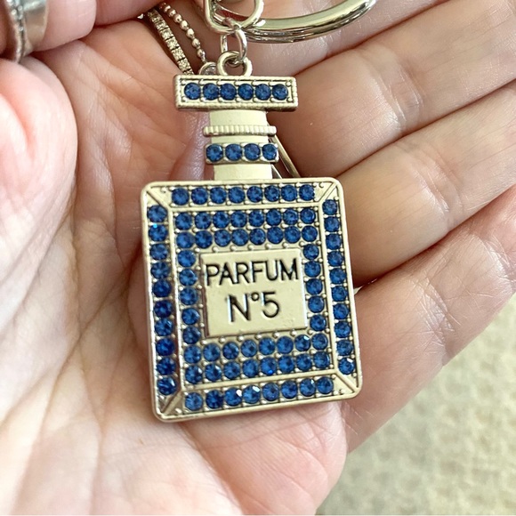 Parfum No. 5 Keychain or bag clip with blue rhinestones on silver chain NEW - Picture 5 of 5